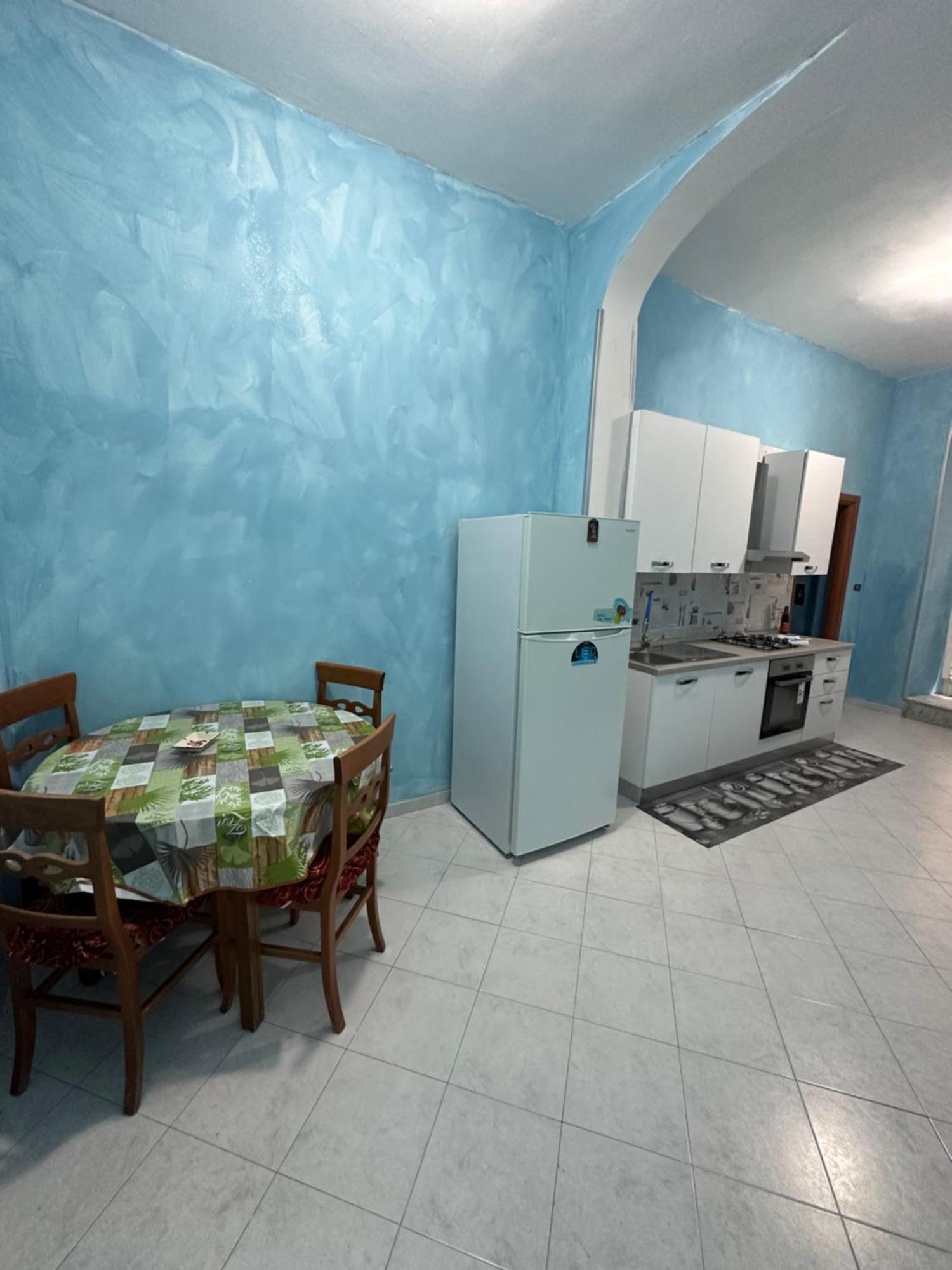 Holiday House Clara&Vincenzo เนเปิลส์ ภายนอก รูปภาพ